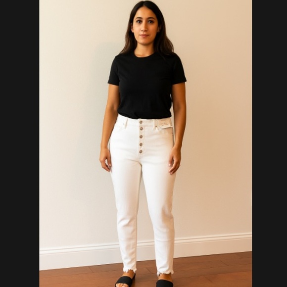 NWT Abercrombie & Fitch White Skinny Ankle Jeans - Picture 1 of 6